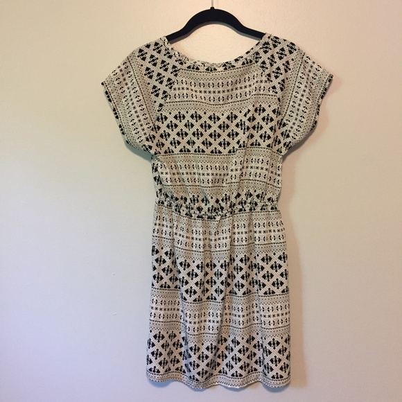 Forever 21 dress 🖤 - Picture 3 of 4